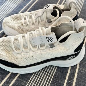 Under Armour Curry high top basketball shoes. Youth boys size 5.5. White/black